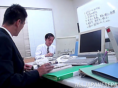Smutty Japanese cowgirl delivers an orgasmic handjob