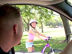 Smoking hot teen Madison Scott knows how to fuck properly